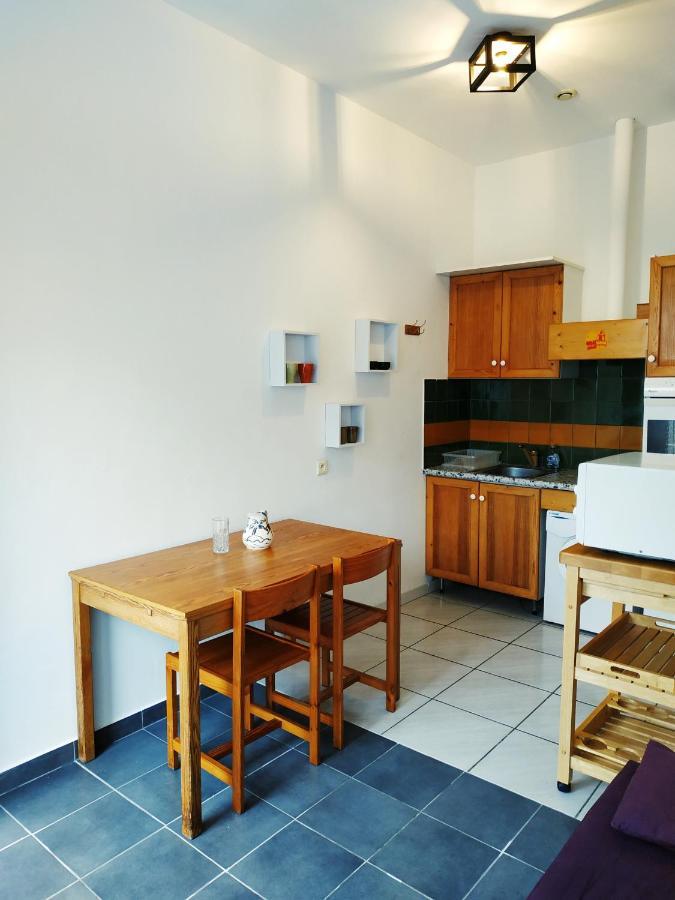 Chez Leslie Et Vincent : Logements Climatises Avec Parking Privatif Perpignan Exterior photo